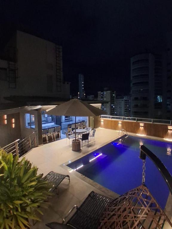 Duplex com laser privativo - piscina, sala de jogos, área de churrasqueira - Bed and Breakfast Balneário Camboriú