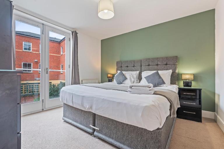 St George Court, Spacious 2 Bedroom Apartments, City Centre, Self Check In, Parking - Ferienwohnung Derby