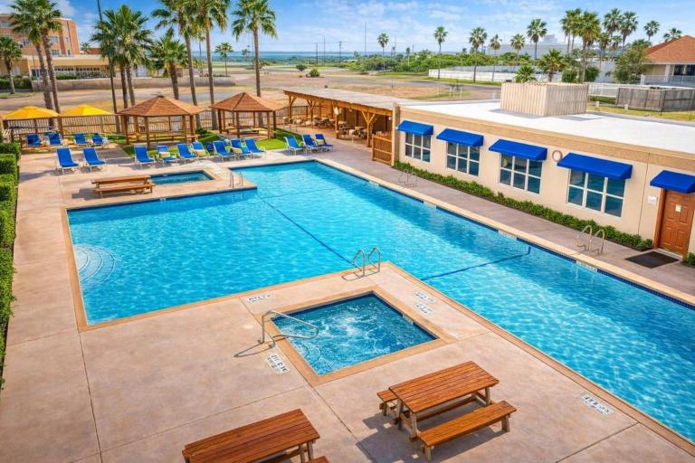 Luxury 1 bedroom Walk to Beach Pool - B&B South Padre Island