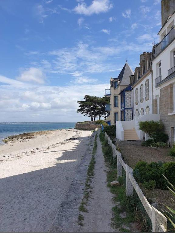 The feet in the sand - and town - Ferienwohnung Loctudy