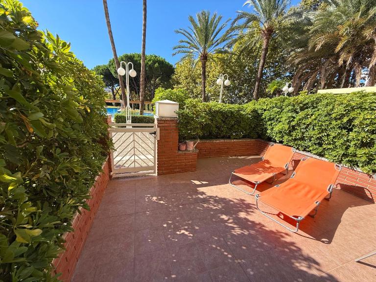 Apt terraza soleada y piscina a 2 min de la playa REFORMADO - B&B Salou