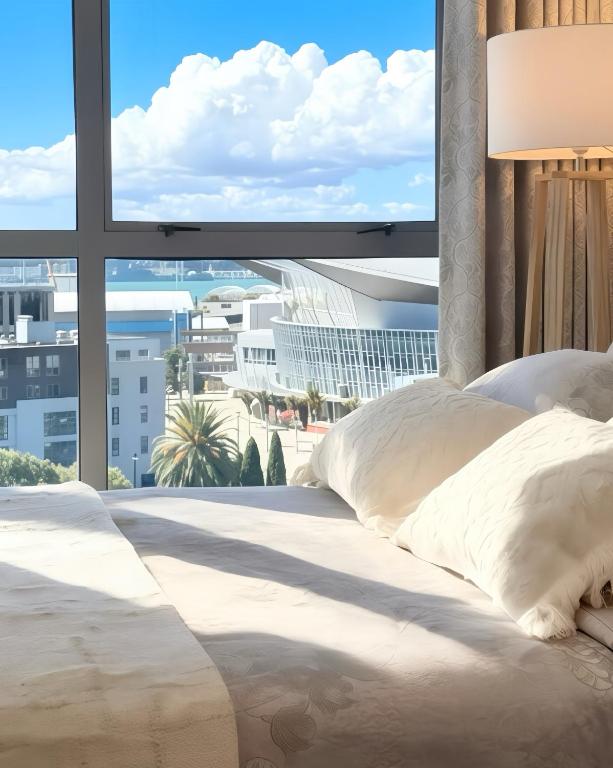 Top-Floor CBD 2BR 2Bath 丨 2 Free Parking 丨 Walk to Spark Arena - B&B Auckland