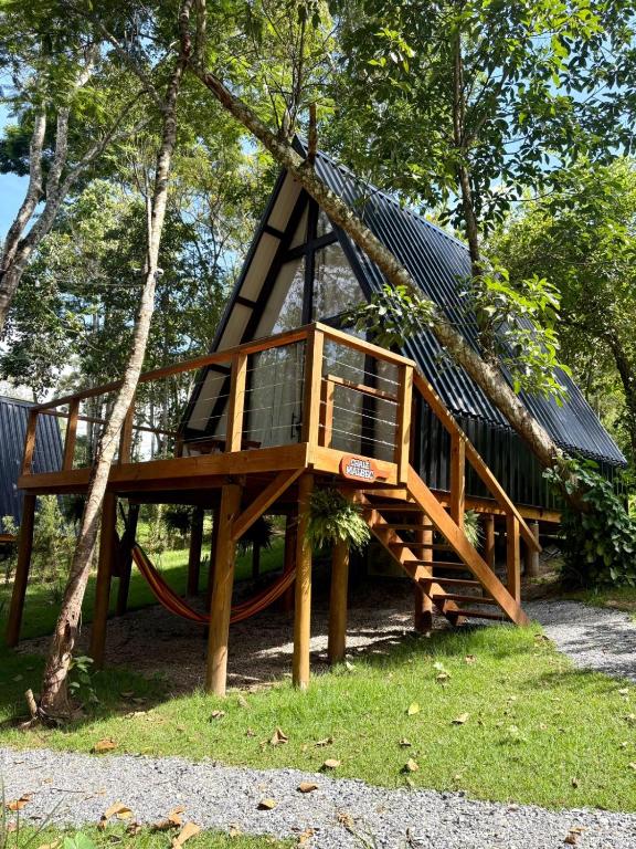 Chalé Malbec, Estrada do Vinho com cafe da manha e hidro - B&B São Roque