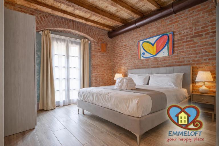 Emme Loft I New Moon - Stylish Apartment with Balcony - B&B Milano