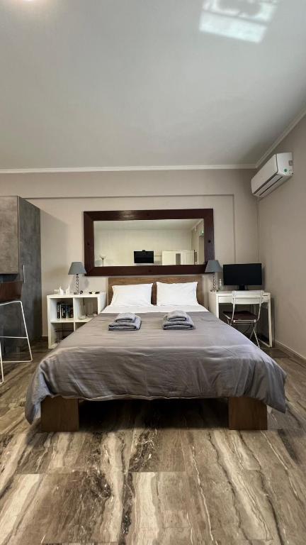 Zoufi's Studio in the Heart of the Old Town - Ferienwohnung Patras