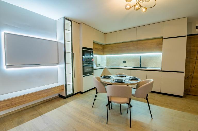 2BR Luxury Apartment & Mountain View & Free Garage & Panorama Balcony - Ferienwohnung Sofia