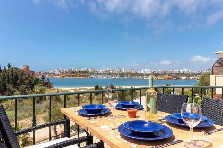 Luxury Townhouse n10 - Front-line Sea views - Chambres d'hôtes Ferragudo