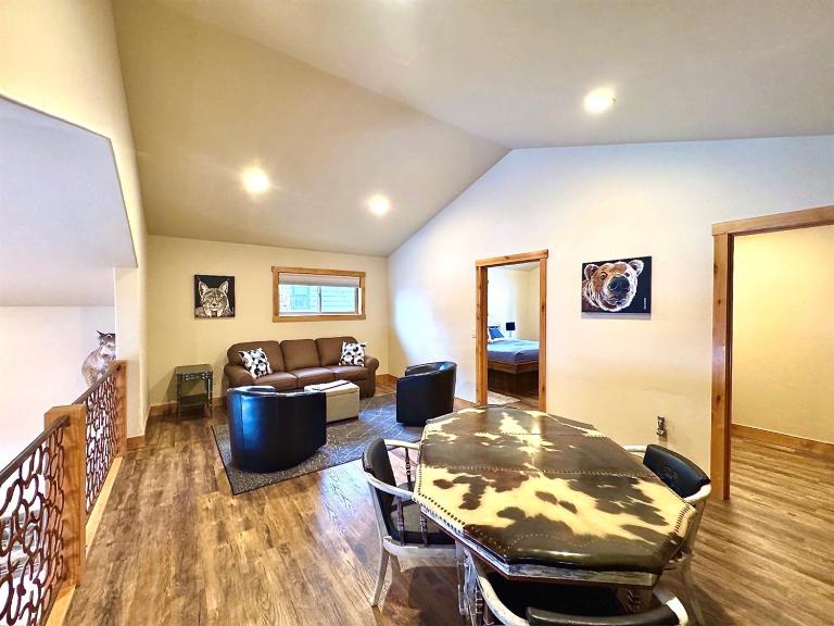 Eagle Bend Townhome w King Suites & Amazing Views - B&B Bigfork