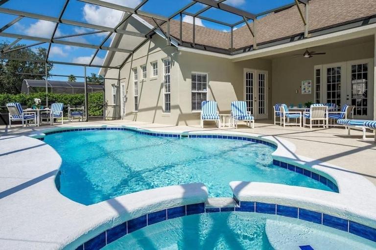 Luxury South Facing Pool Hot Tub Pool Table Air Hockey Gym BBQ 2 Miles to Disney - B&B Orlando