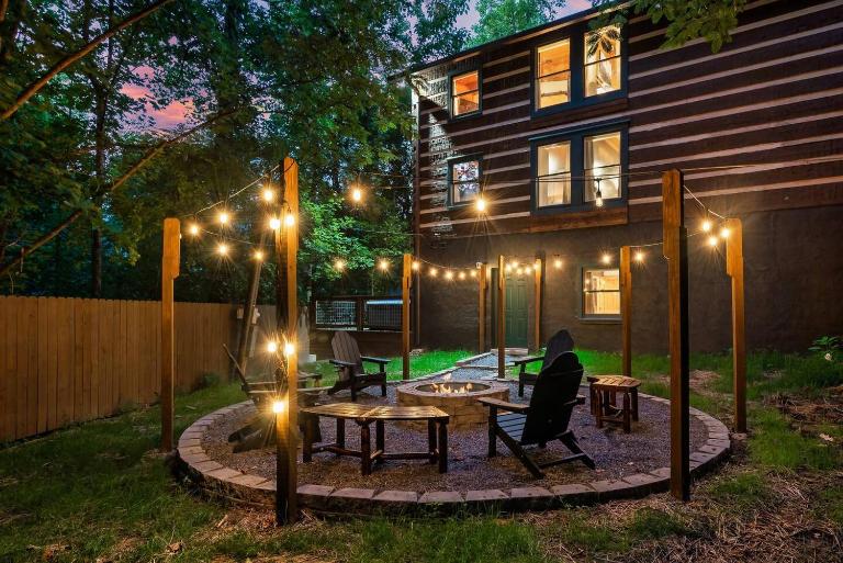 Hot Tub, Custom Bar & Arcade in the Smokies - B&B Gatlinburg