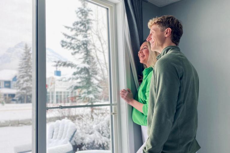 Cozy Rocky Mountain Chalet Pet Friendly - B&B Canmore