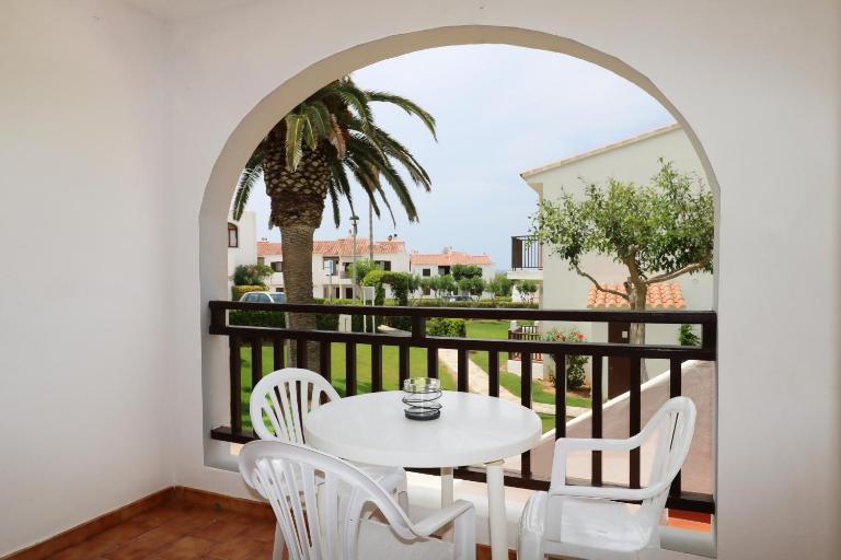 Apartamento Girasol – Terraza y piscina Son Bou - B&B Son Bou
