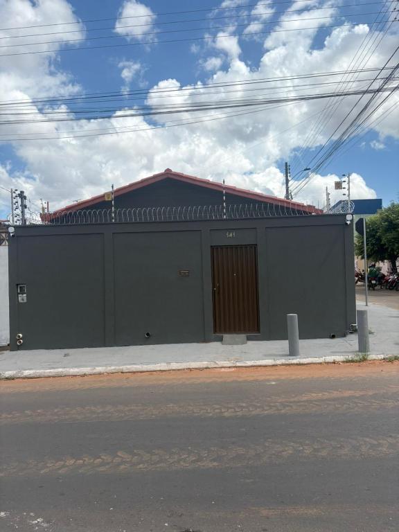 Casa para família no Setor Coimbra com garagem - B&B Araguaína