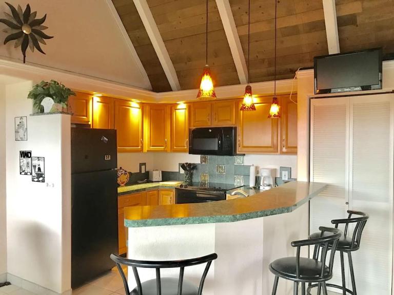 56 One Bedroom One Bath with Ocean Views - B&B Pāhala