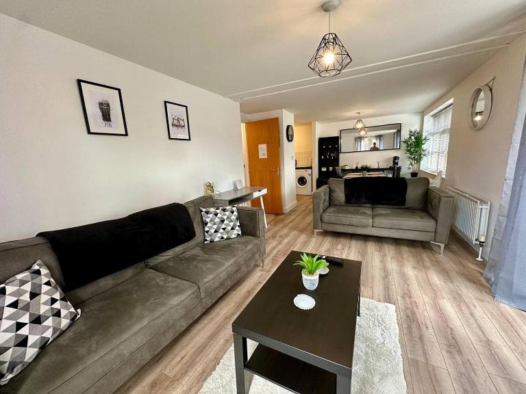 2br city side apartment - Ferienwohnung Belfast