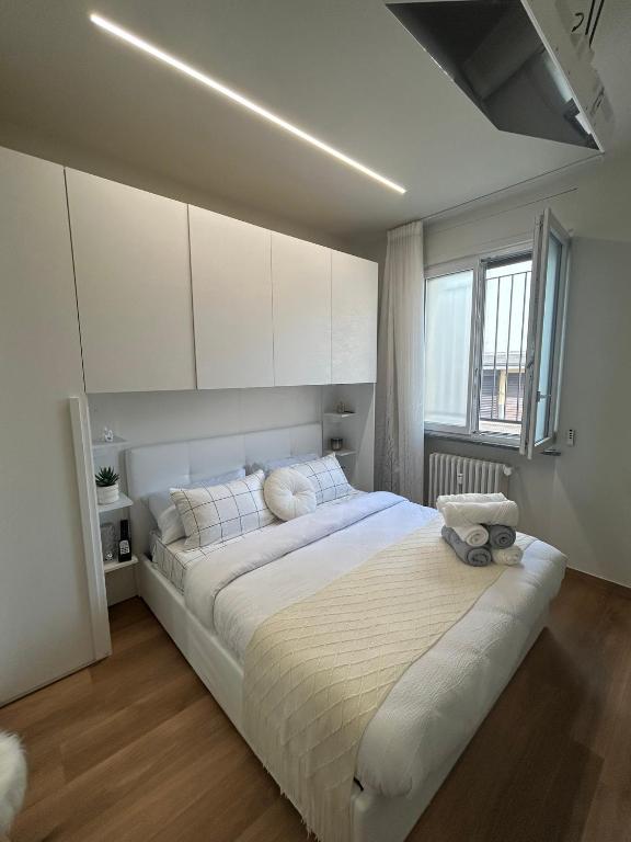 Corona dei Sogni Appartamento moderno vicino Ospedale e Centro - Chambres d'hôtes Novare