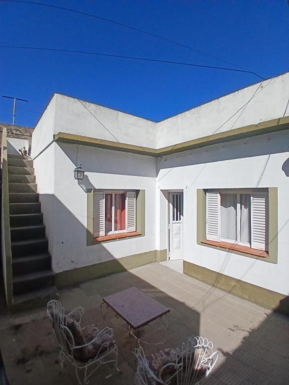 Depto centrica con terraza, 5 huespedes - B&B Tornquist