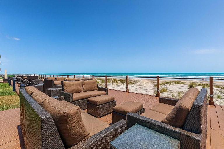 Beachfront Bargain - 2 Levels - 2 Pools & Hot Tubs - B&B South Padre Island