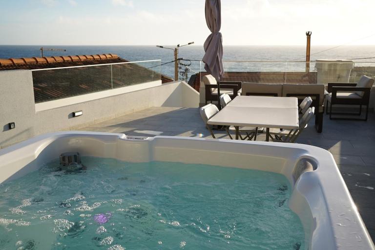 Pauloldtown - Local experience w rooftop n jacuzzi - Chambres d'hôtes Paul do Mar