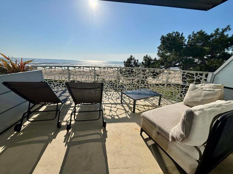 Superbe appartement pour 6 avec balcon, piscine chauffée et accès direct plage à La Tranche - FR-1-194-255 - B&B La Tranche-sur-Mer