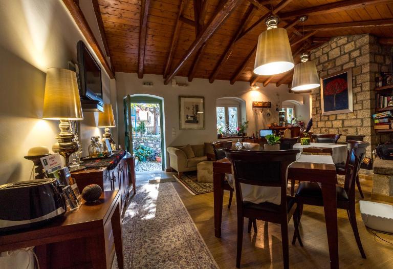 Enastron Guesthouse - B&B Dimitsána