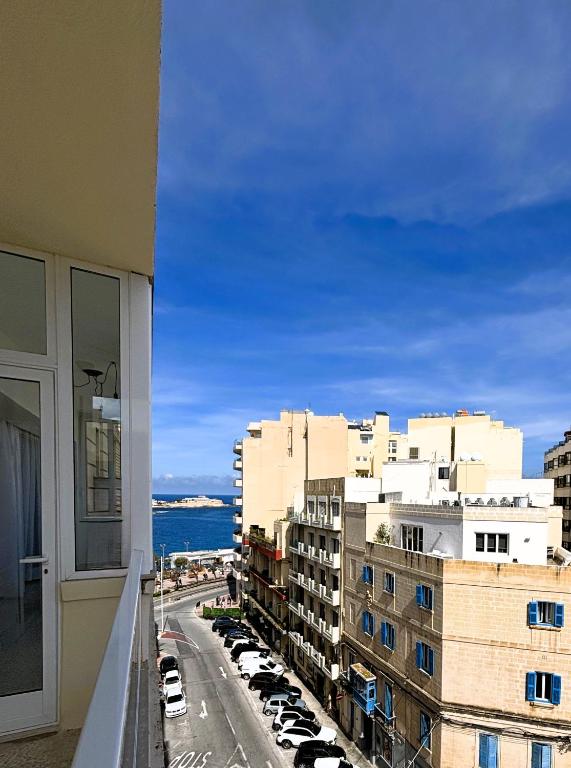 Sliema Penthouse 3 Ensuite Bedrooms Seaview - Zero55 - Chambres d'hôtes Sliema