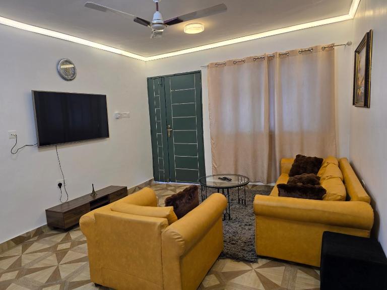 J Quaye Apartments 1 - B&B Accra