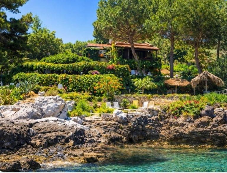 Alle due Torri, villa sulla roccia a picco sul mare - Ferienwohnung Altavilla Milicia