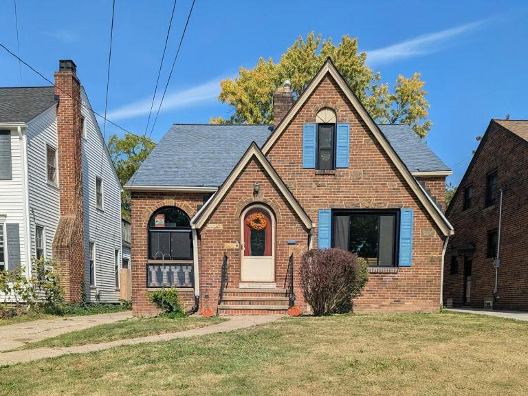 Historic Chatfield Tudor - Bed and Breakfast Cleveland
