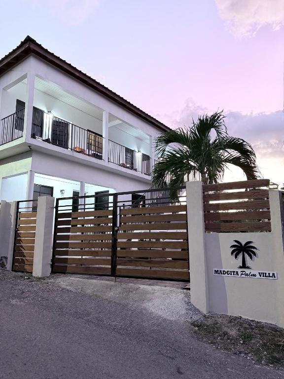 Madgita Palm Villa - B&B Port Antonio