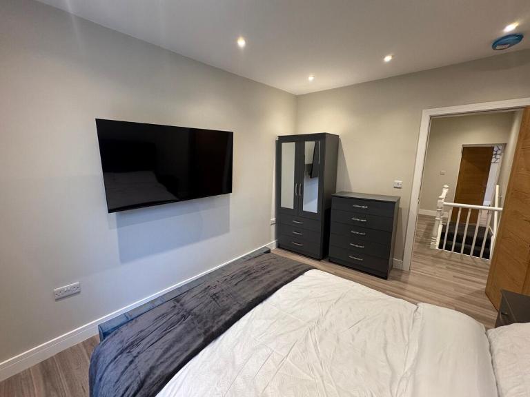 Brand New Luxury Centrally Located 2BR Apartment - B&B Horninglow