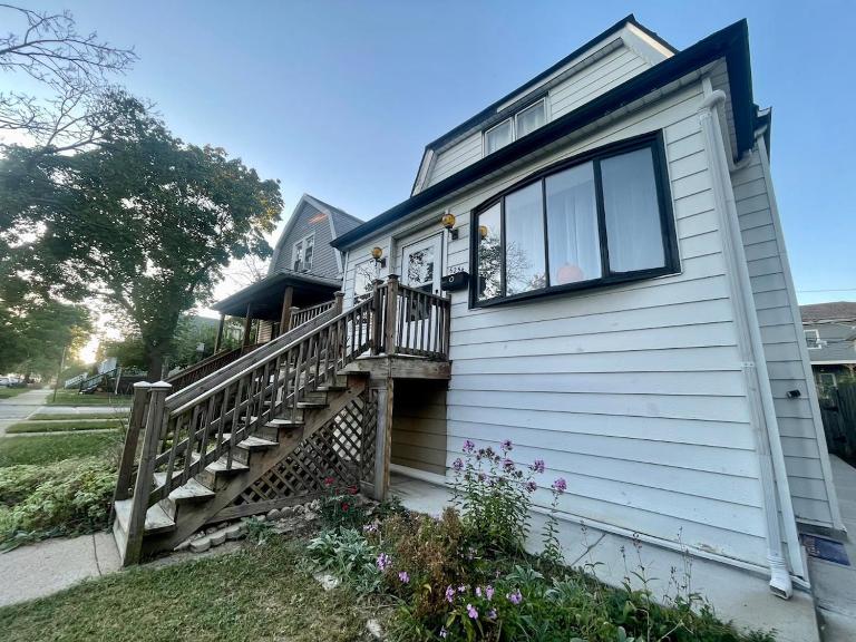 Lower Level Luxury - B&B Chicago