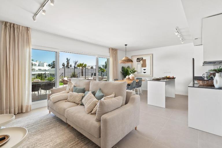 Luxury Sunny Apt in Acqua Gardens with Terrace - B&B Estepona