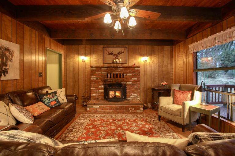 Beautiful 4BR Cabin with Mountain Views Near Shaver Lake and China Peak Pet Friend Fast WiFi Free Parking - B&B Auberry