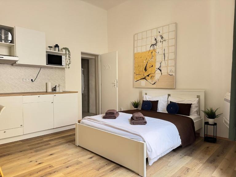 Alabaster - Prague Apartment - B&B Praga