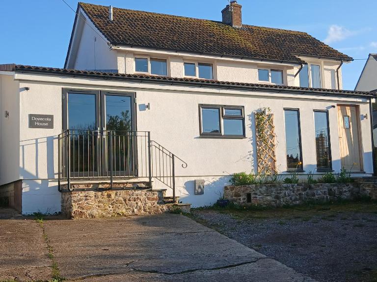 Spacious and sunny accommodation with Underfloor heating throughout - B&B Culmstock