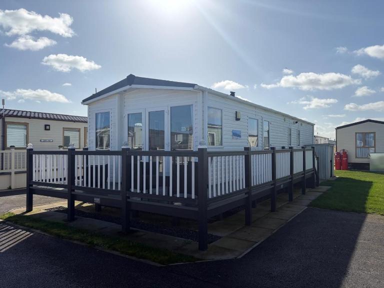 PG177 Golden Palm Resort 8 Berth Caravan With Decking - B&B Chapel Saint Leonards