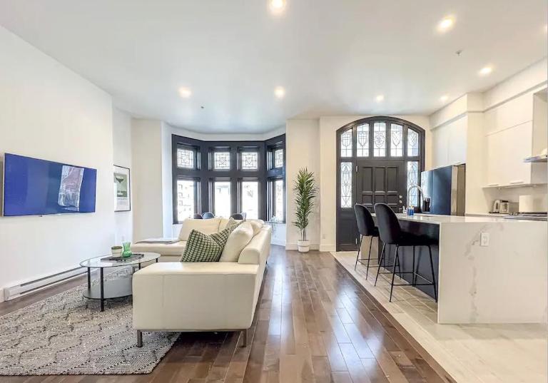 Magnificent Old-Meet 3BR - Downtown Montreal - B&B Montreal