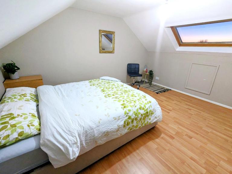 Spacious private loft room in Fulwood Preston - B&B Broughton