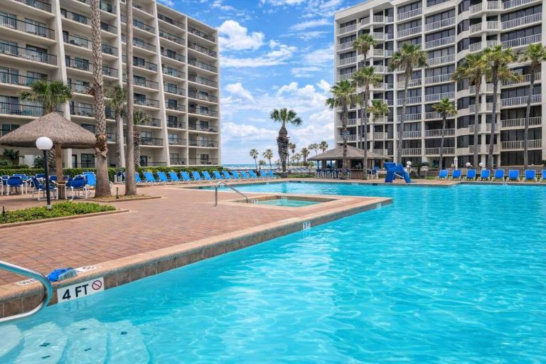 Heated Pool Sleeps Many Beachfront Resort - Ferienwohnung South Padre Island