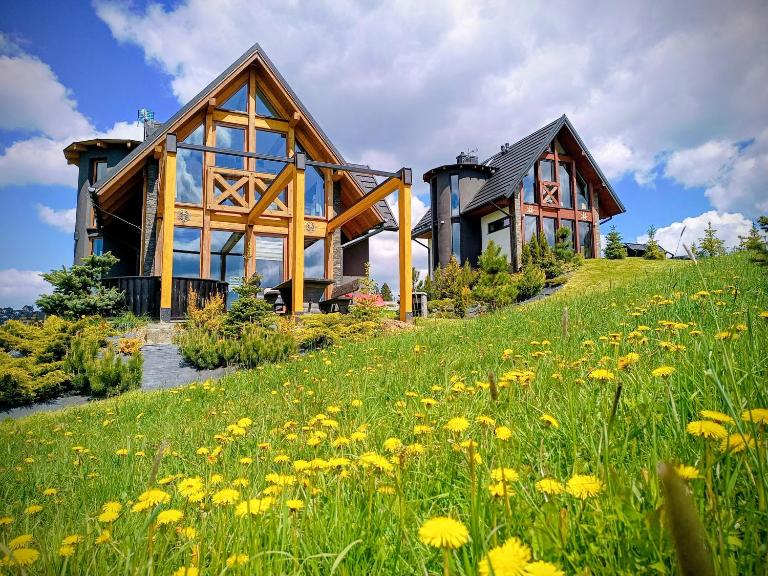 Lux Houses DOMEK z widokiem na Tatry z prywatnym jacuzzi - Bed and Breakfast Gliczarów