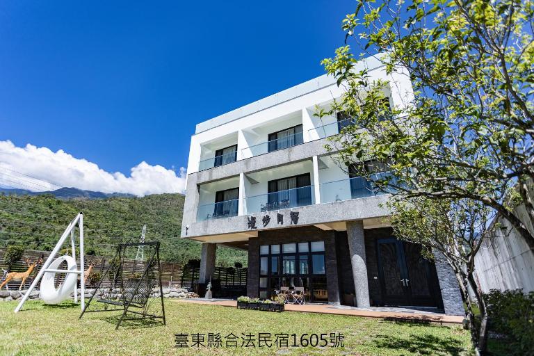 漫步月眉民宿 - B&B Guanshan