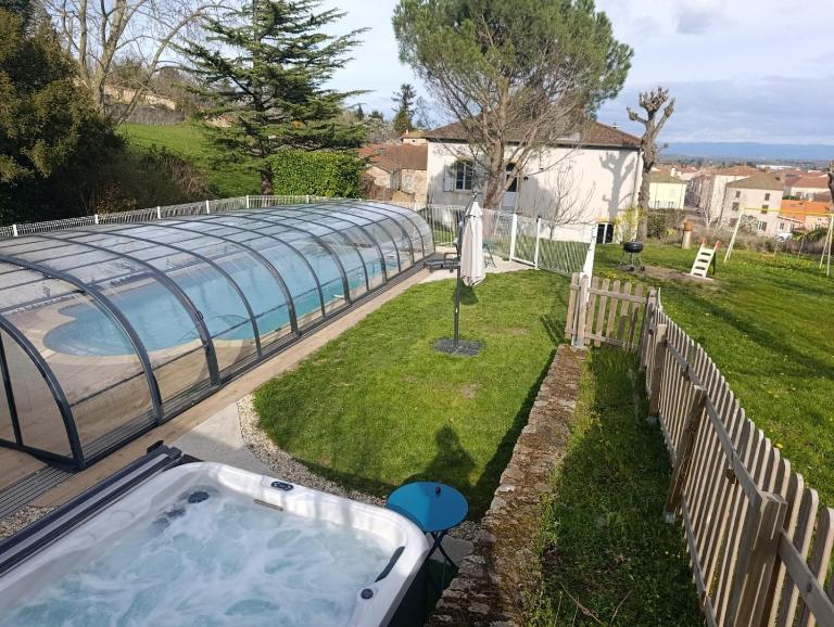 Aux Tilleuls de Renaison - B&B Renaison