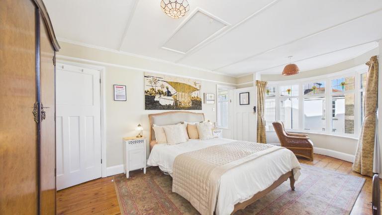 Room with a View at Anchor Down Cottage - Ferienwohnung Ryde