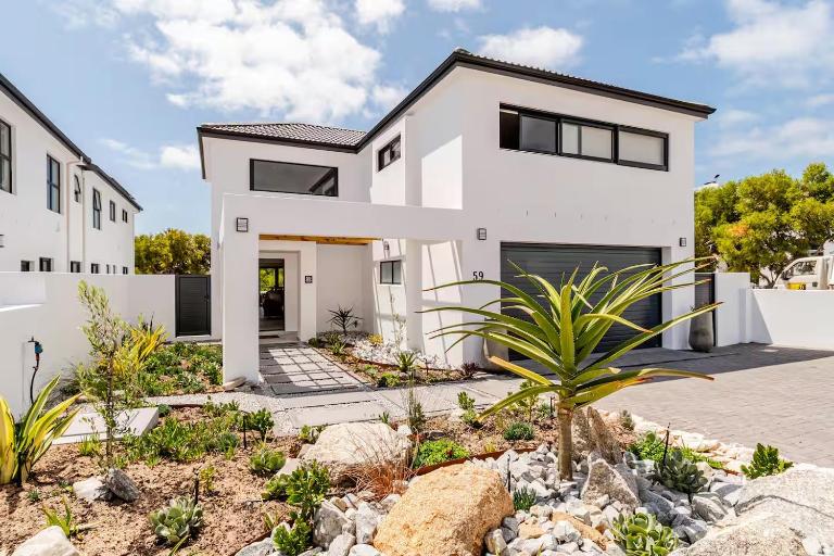 Selah on Sixth-house on Shelley Point Golf Course - B&B Stompneusbaai