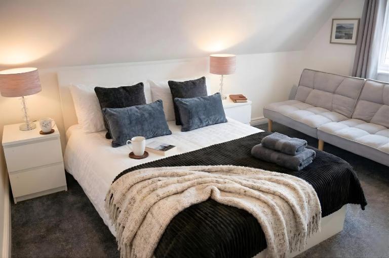 Rosey Lodge -1Bedroom Cousy Flat - Parking, Netflix, WIFI - Close to Blenheim Palace & Oxford - F5 - B&B Oxford