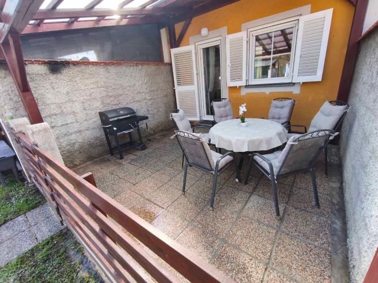 Apartment by MICHELLE - Terme Čatež House - B&B Čatež ob Savi