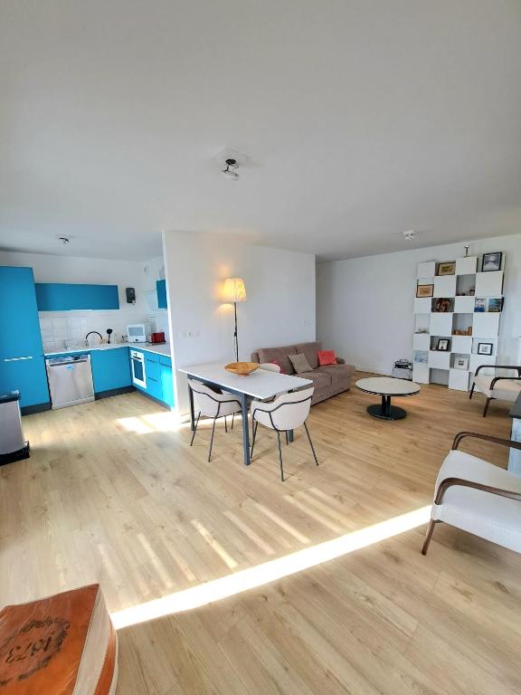 Côté Parc, appart design avec terrasse - B&B Sainte-Foy-lès-Lyon