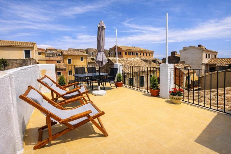 Corfu Old Town TERRACE (2 bathrooms, 55m2) - B&B Karyófyto
