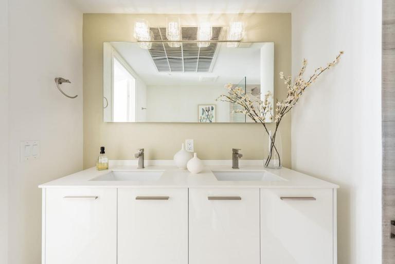 Lovely 1br/1.5 Brickell w/ Free Parking! - Ferienwohnung Miami